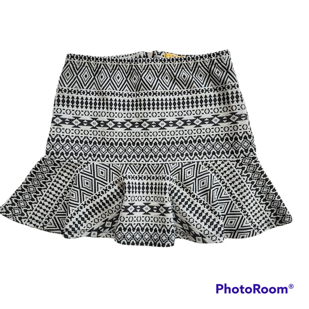 Princess Vera Wang Black & White Pattern Skirt